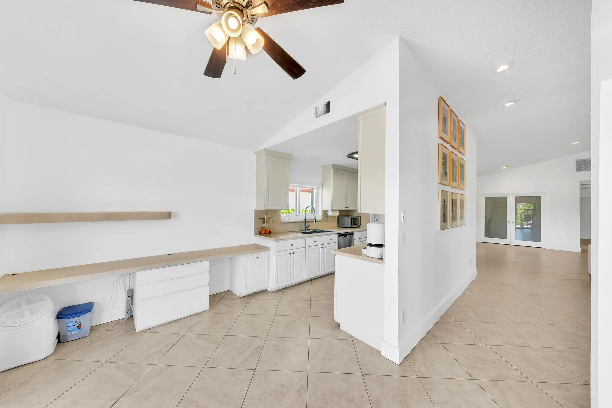12 Kitchen (1)