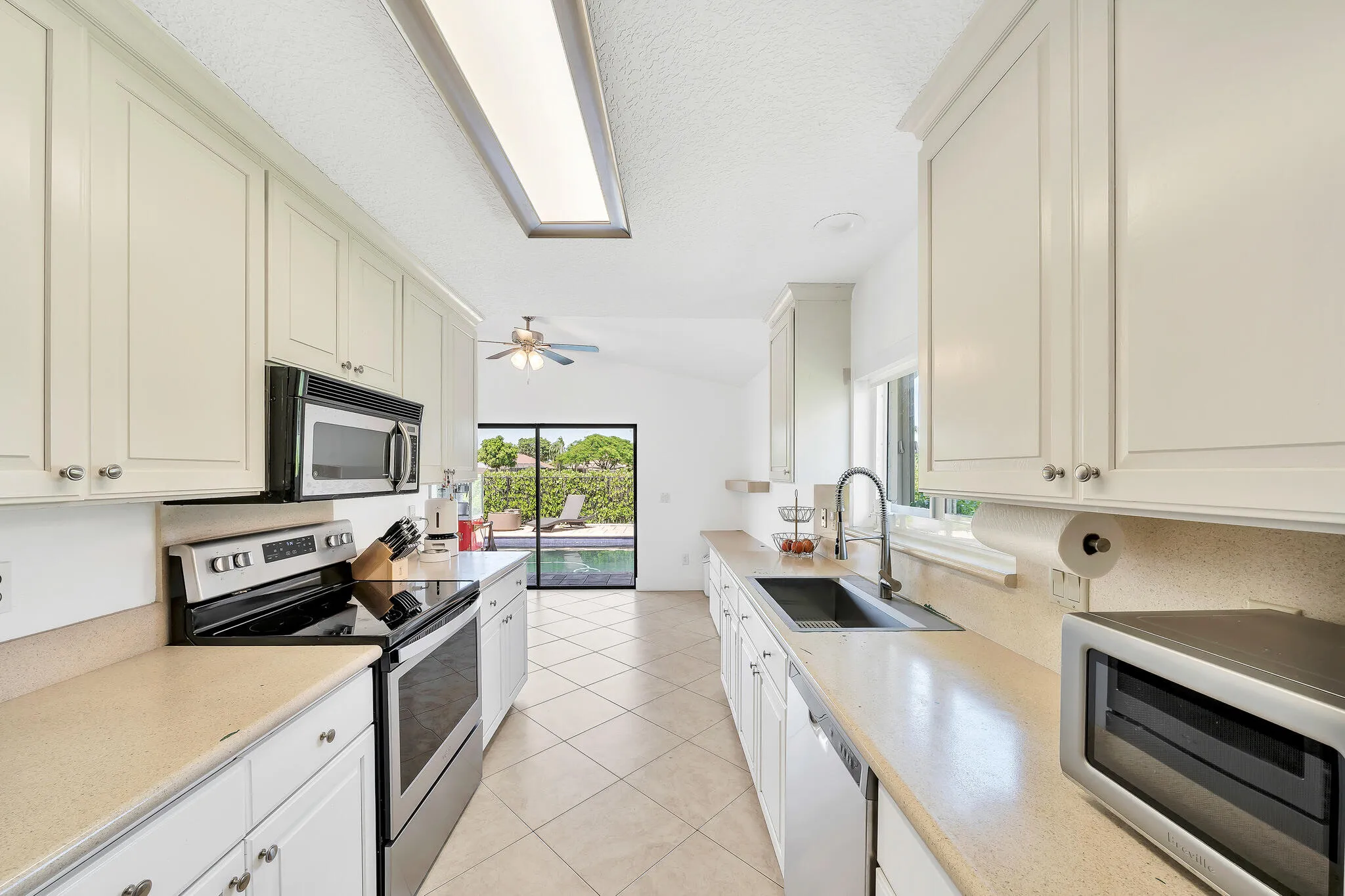 10 Kitchen