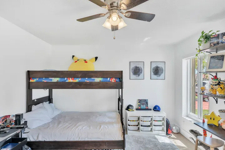 27 Guest Bedroom B (3)