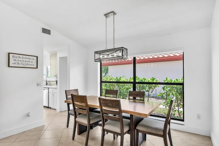 9 Dining Area (2)