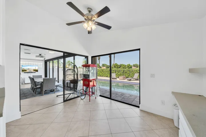 11 Breakfast Nook (1)