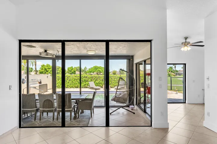 4 Living Area (3)