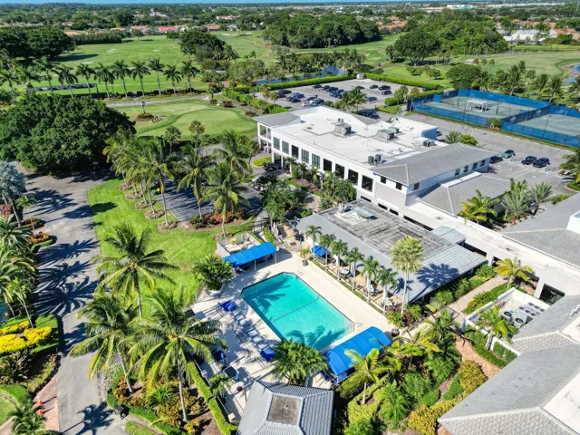 32 Country Clubhouse (5)