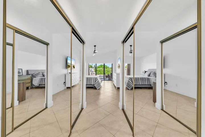 14 Primary Bedroom (4)