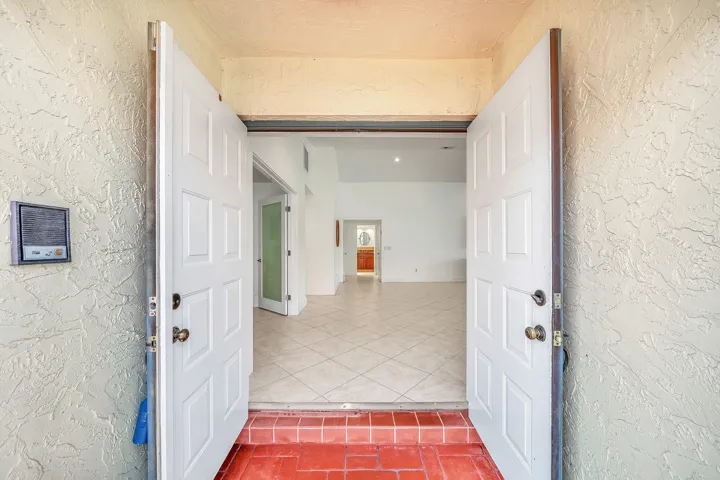 2 Entryway (3)