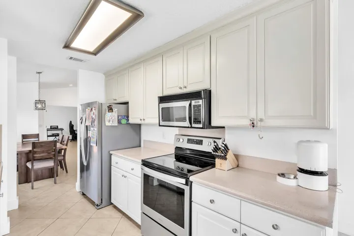 12 Kitchen (4)