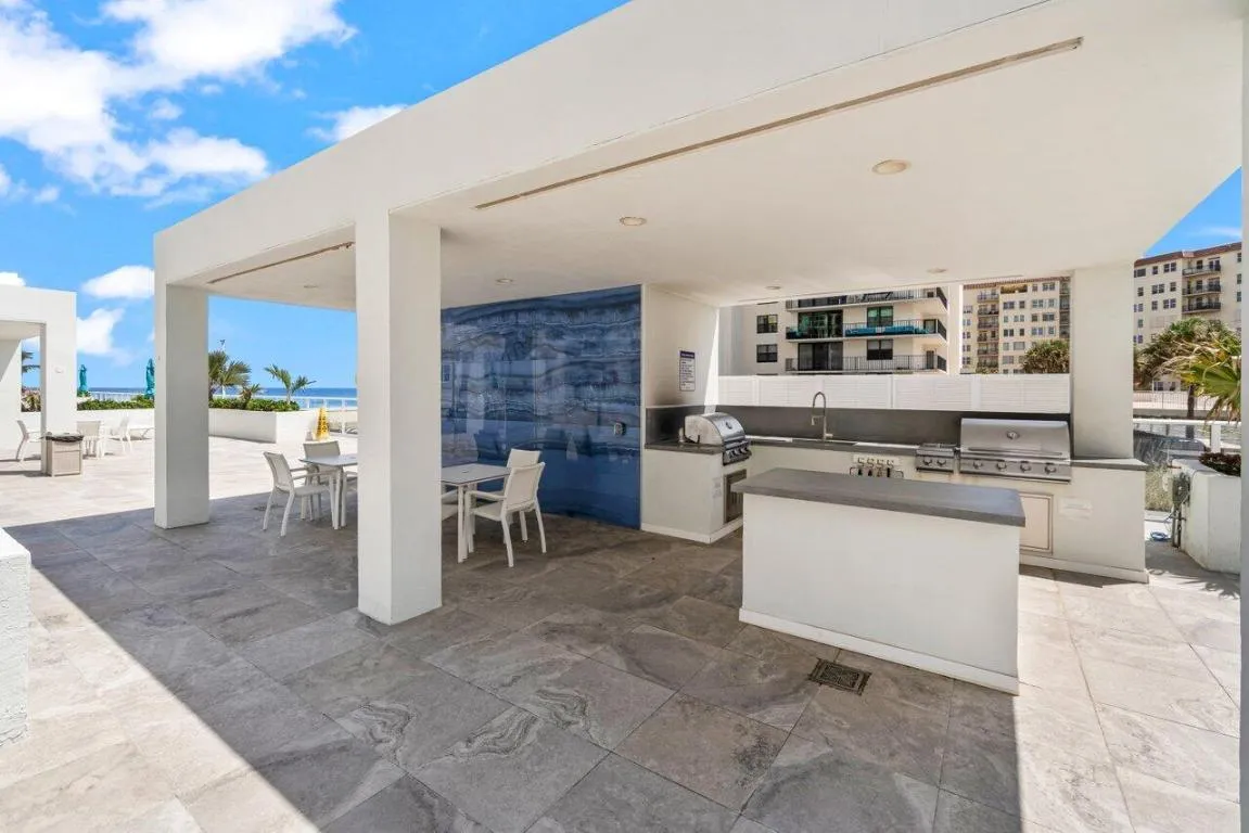 049-3450SouthOceanBoulevard-515-PalmBeac