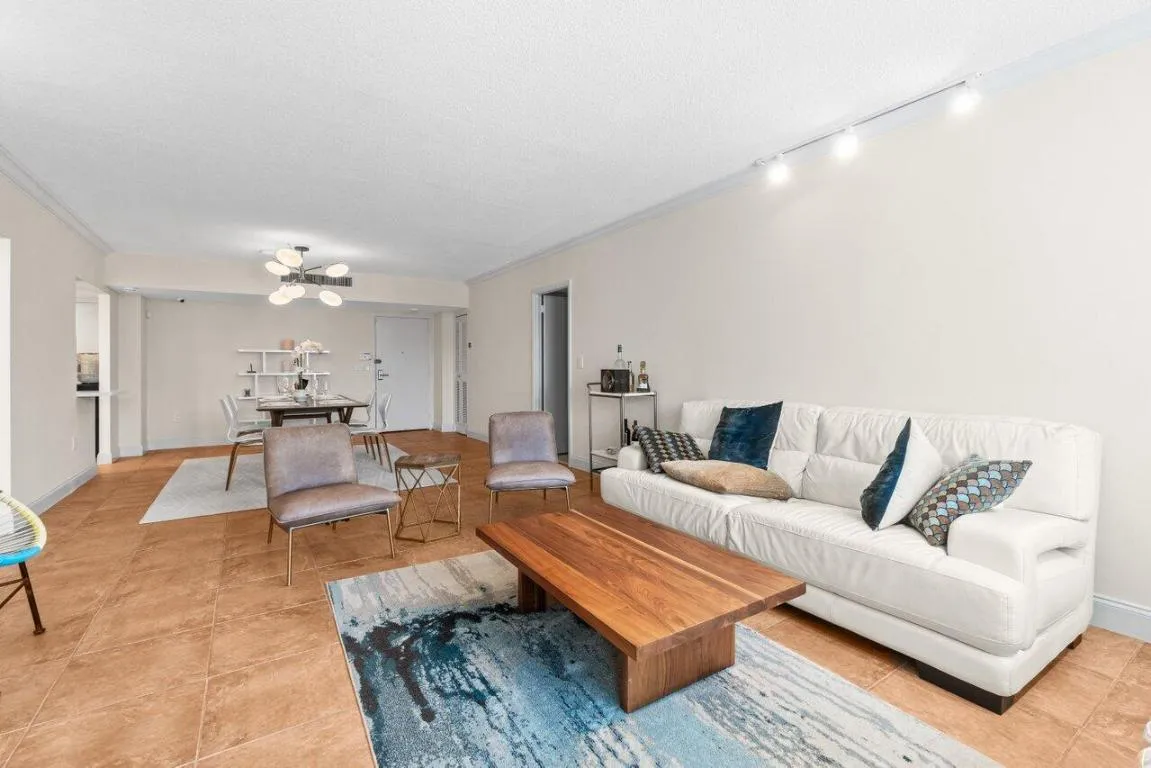 008-3450SouthOceanBoulevard-515-PalmBeac