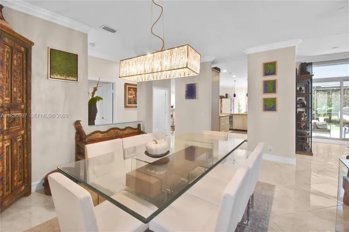 Large dining area connecting to the kitchen and living room