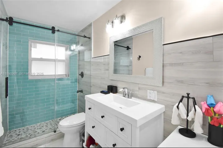 Ensuite updated bathroom