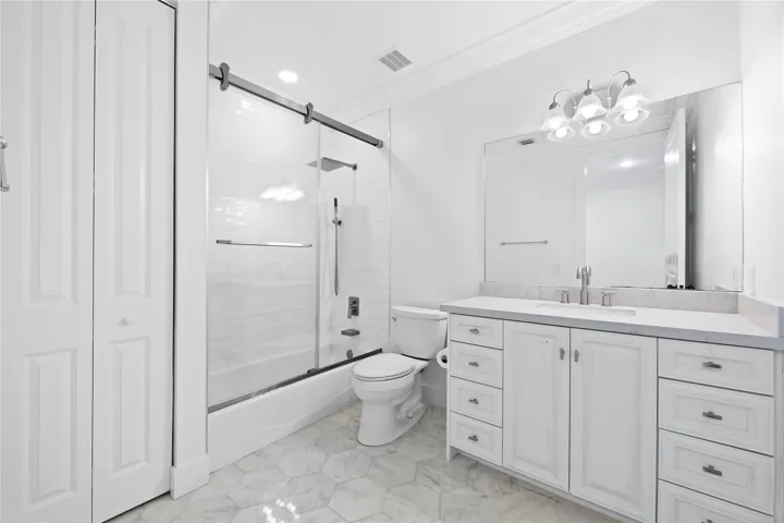 2nd bathroom