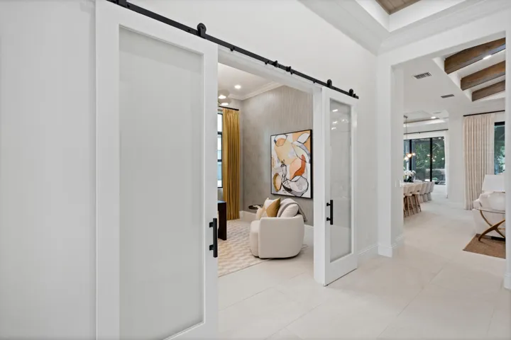 Gallery to Den