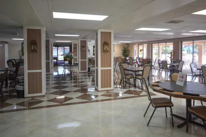 477 Lake Dora Dr West Palm-large-001-001