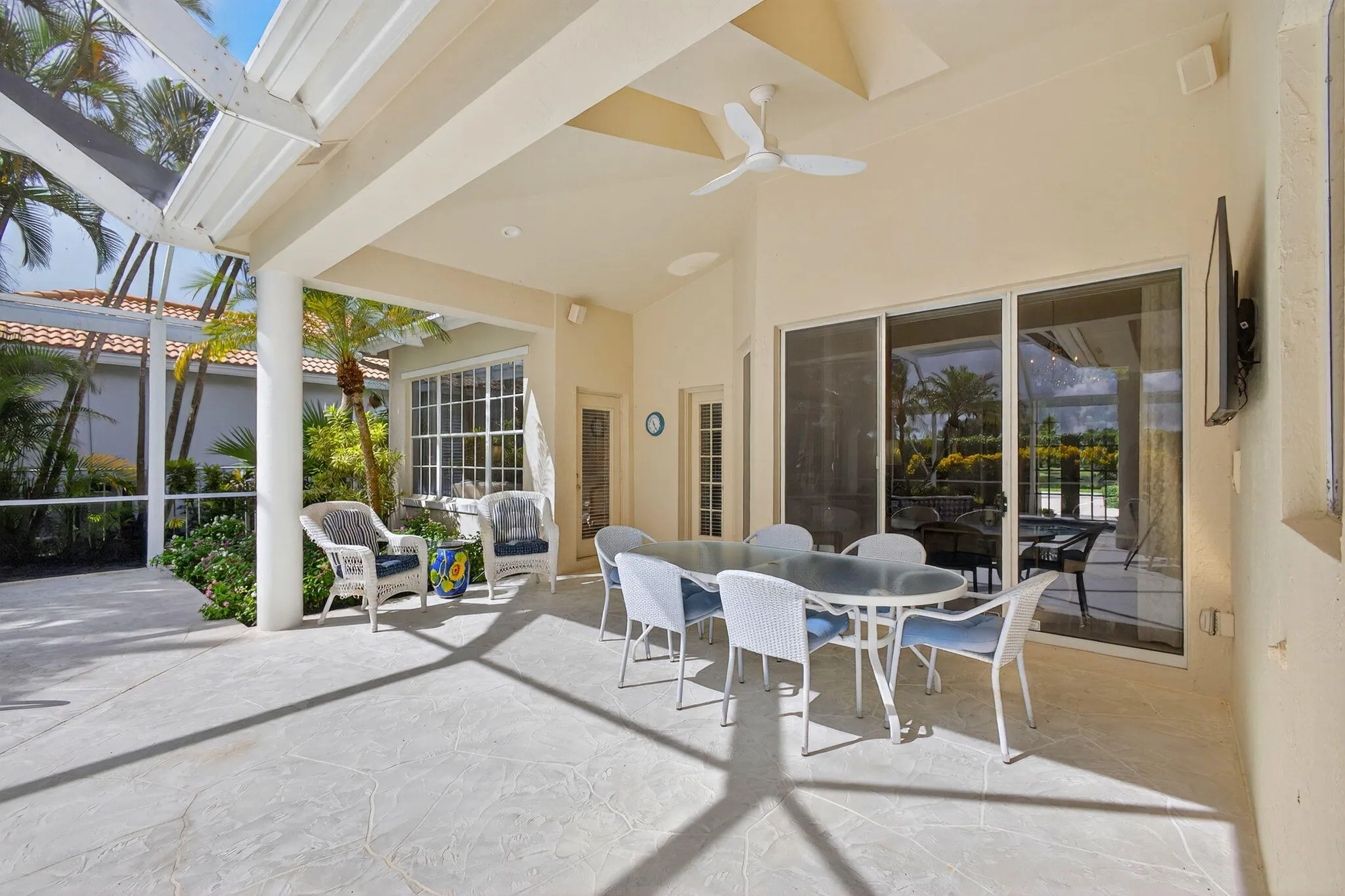 Outdoor Dining Space