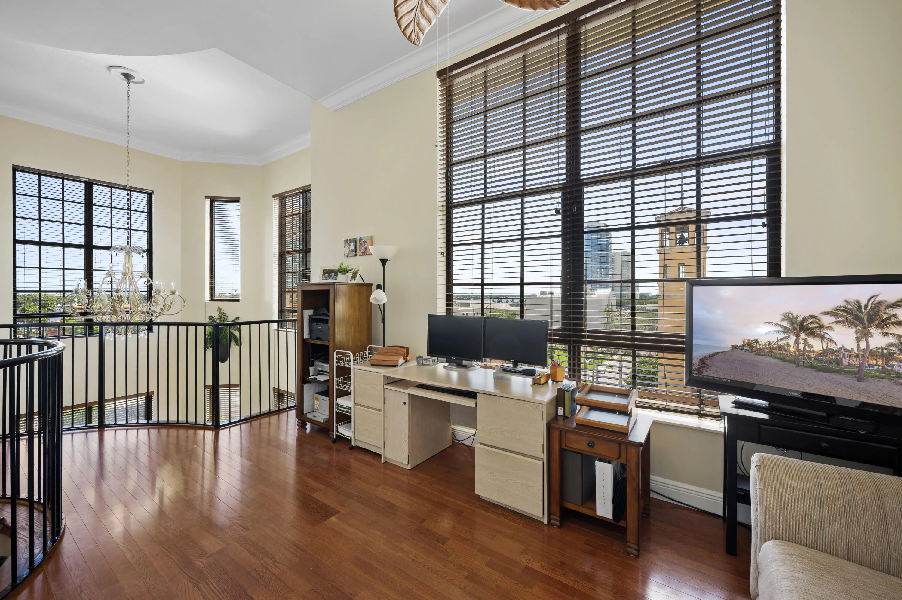 OFFICE / DEN
