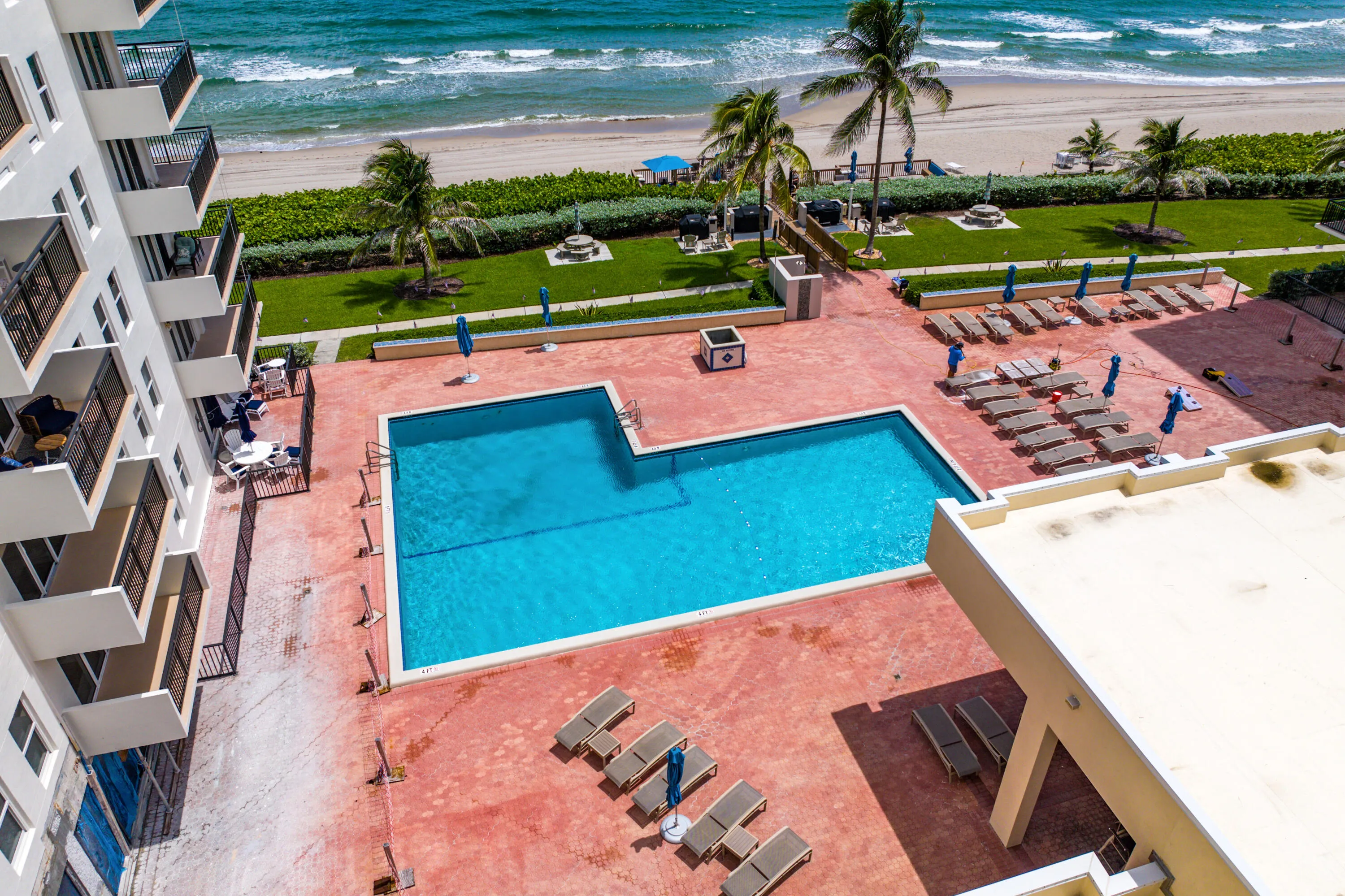 048-1147HillsboroMile-HillsboroBeach-FL-