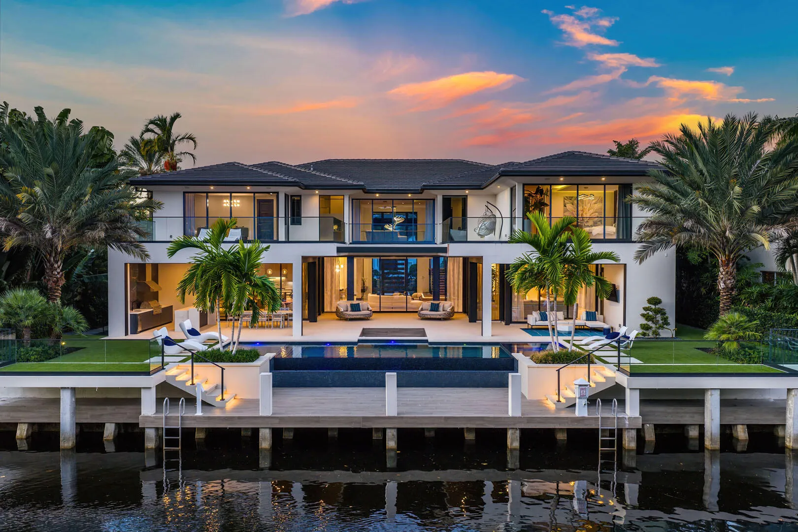 212_Alexander_Palm_Road_Dusk_14
