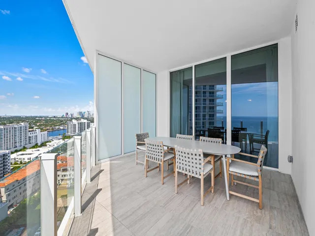 Entertainment Balcony