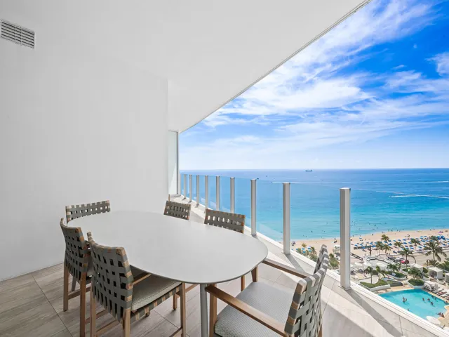 Entertainment Balcony