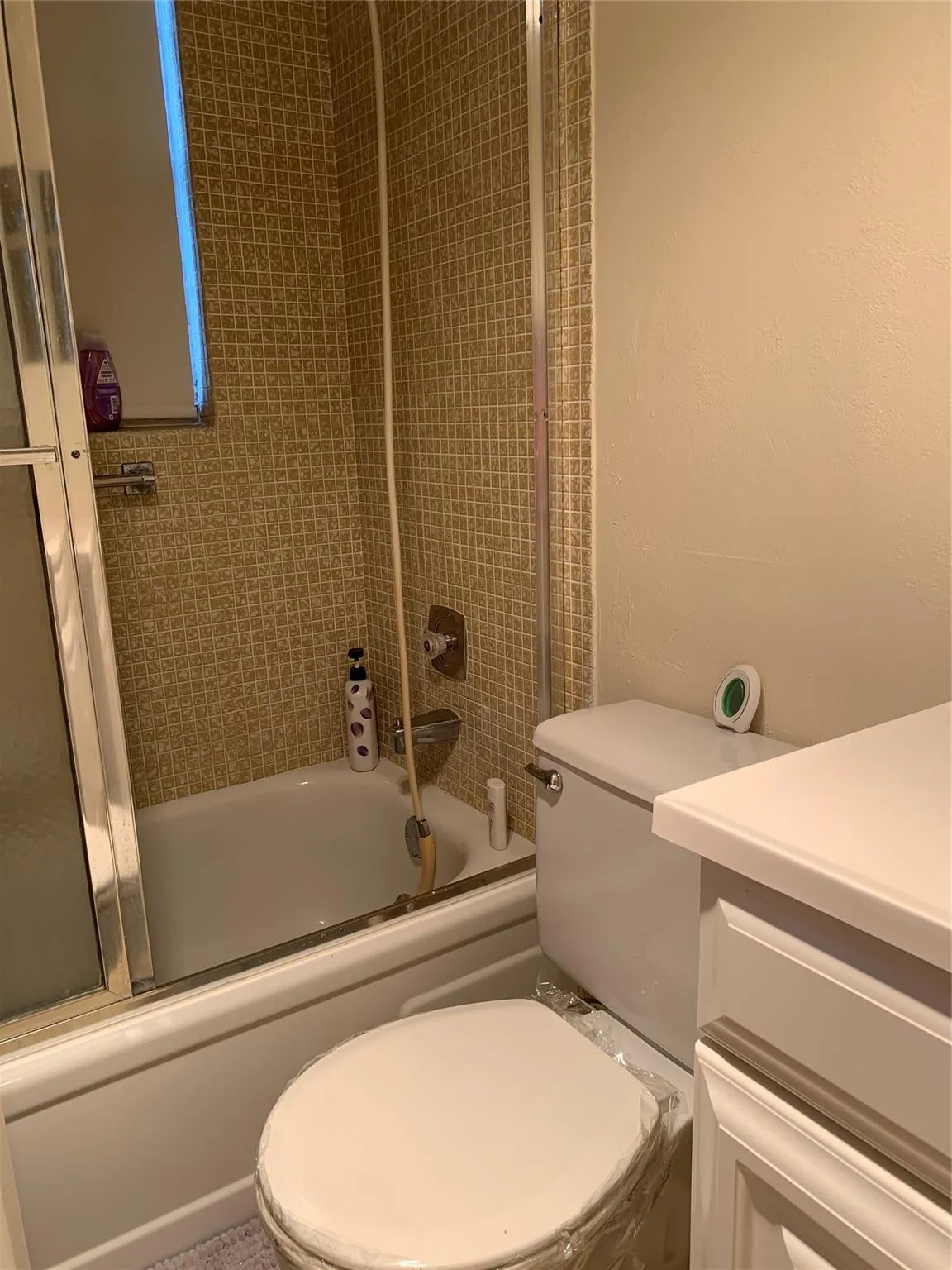 Full Bathroom with soaking tub.