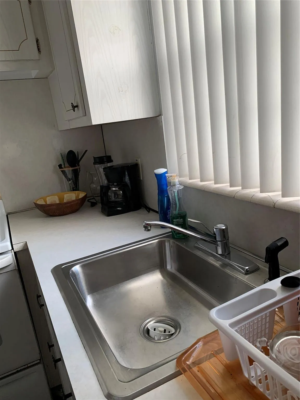 Stainless steel sink.