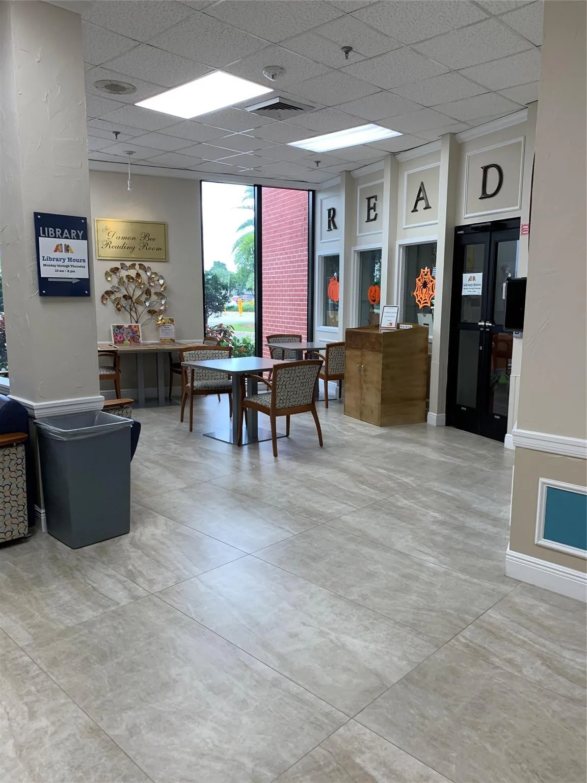 Sitting area outside of the Library in Club House.