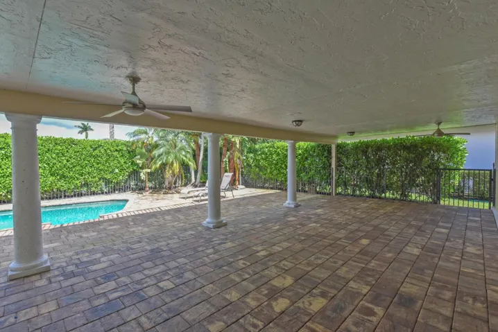 2022 Sunderland Ave Wellington-large-045