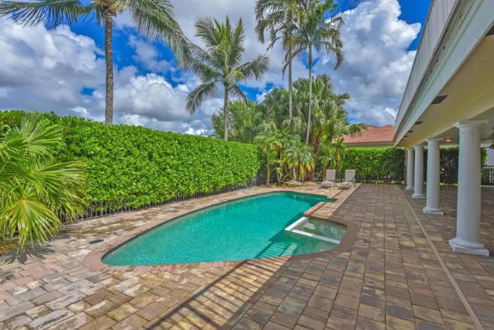 2022 Sunderland Ave Wellington-large-048