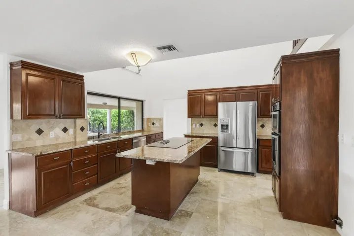 2022 Sunderland Ave Wellington-large-016