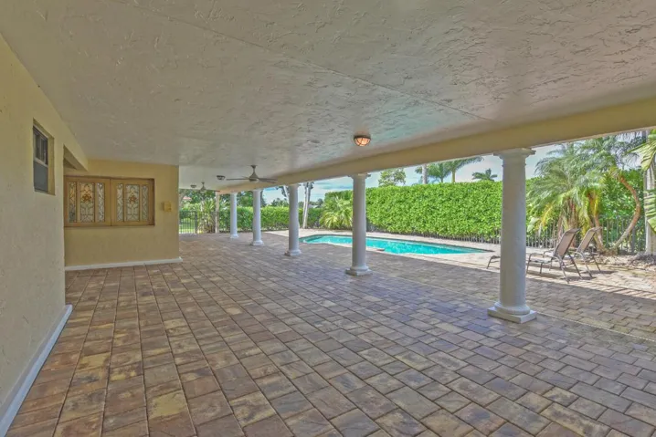 2022 Sunderland Ave Wellington-large-043