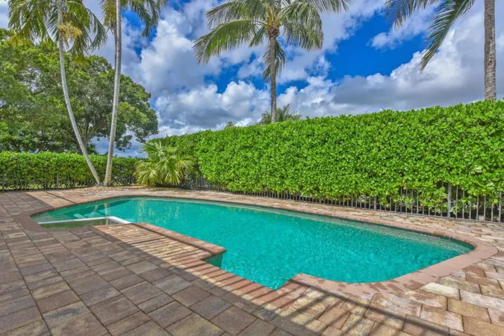 2022 Sunderland Ave Wellington-large-047