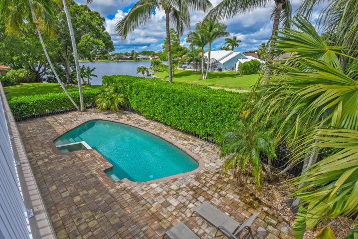2022 Sunderland Ave Wellington-large-033