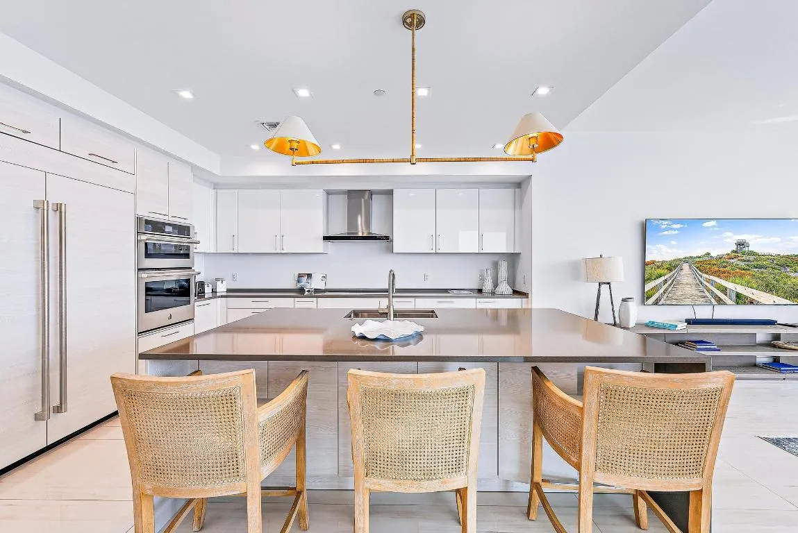 3 Water Club Way, #1002-6