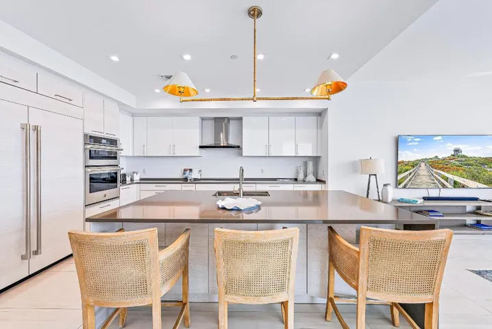 3 Water Club Way, #1002-6