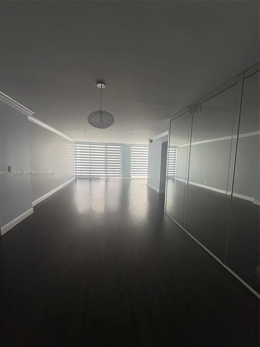 New blinds have been installed throughout.
