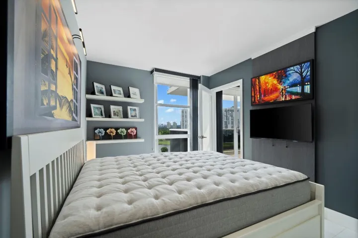 2nd bedroom suite