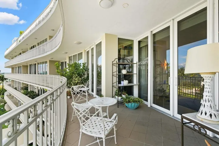 100 Royal Palm Way(3)