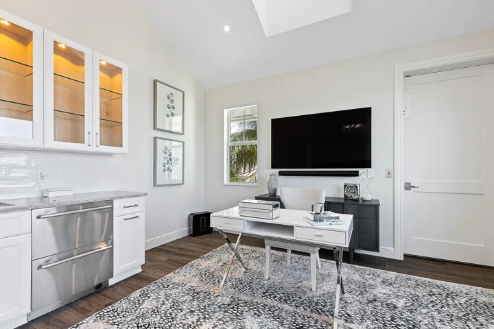 Primary Sitting/Office