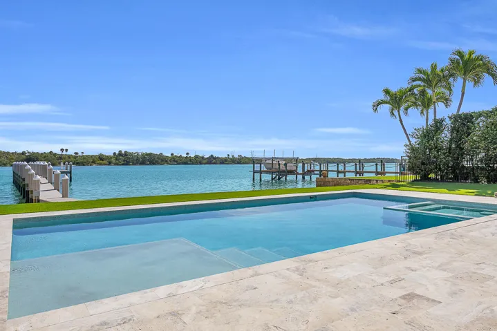 Pool/Intracoastal