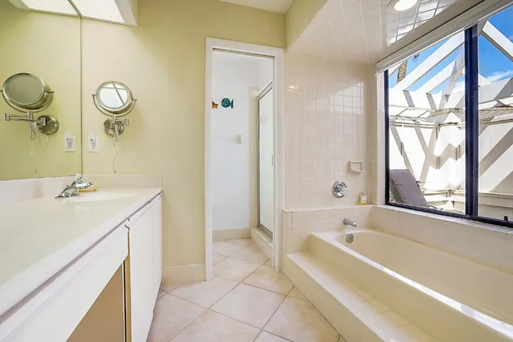25_5611_SE_Foxcross_Place_25_mls