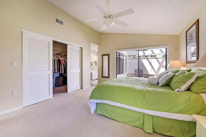 22_5611_SE_Foxcross_Place_22_mls