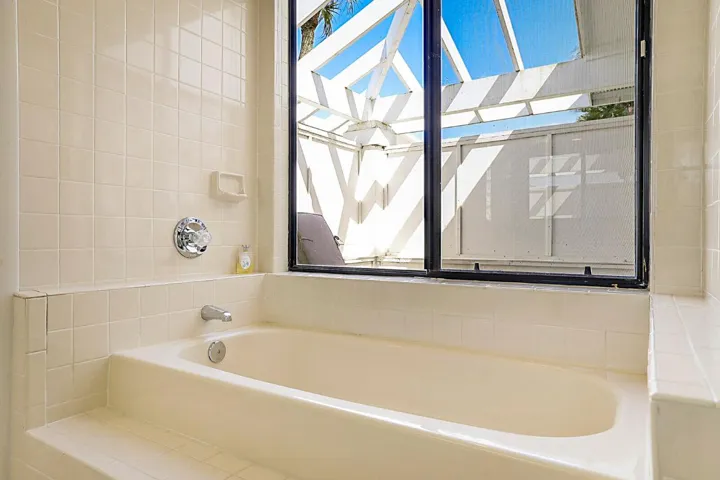 26_5611_SE_Foxcross_Place_26_mls