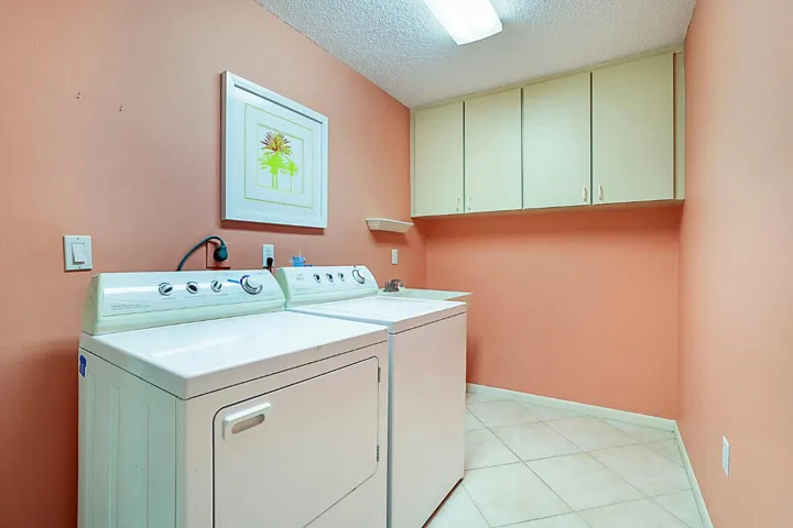 32_5611_SE_Foxcross_Place_32_mls