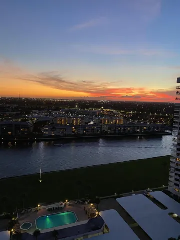 Marina Tower City Sunset Views