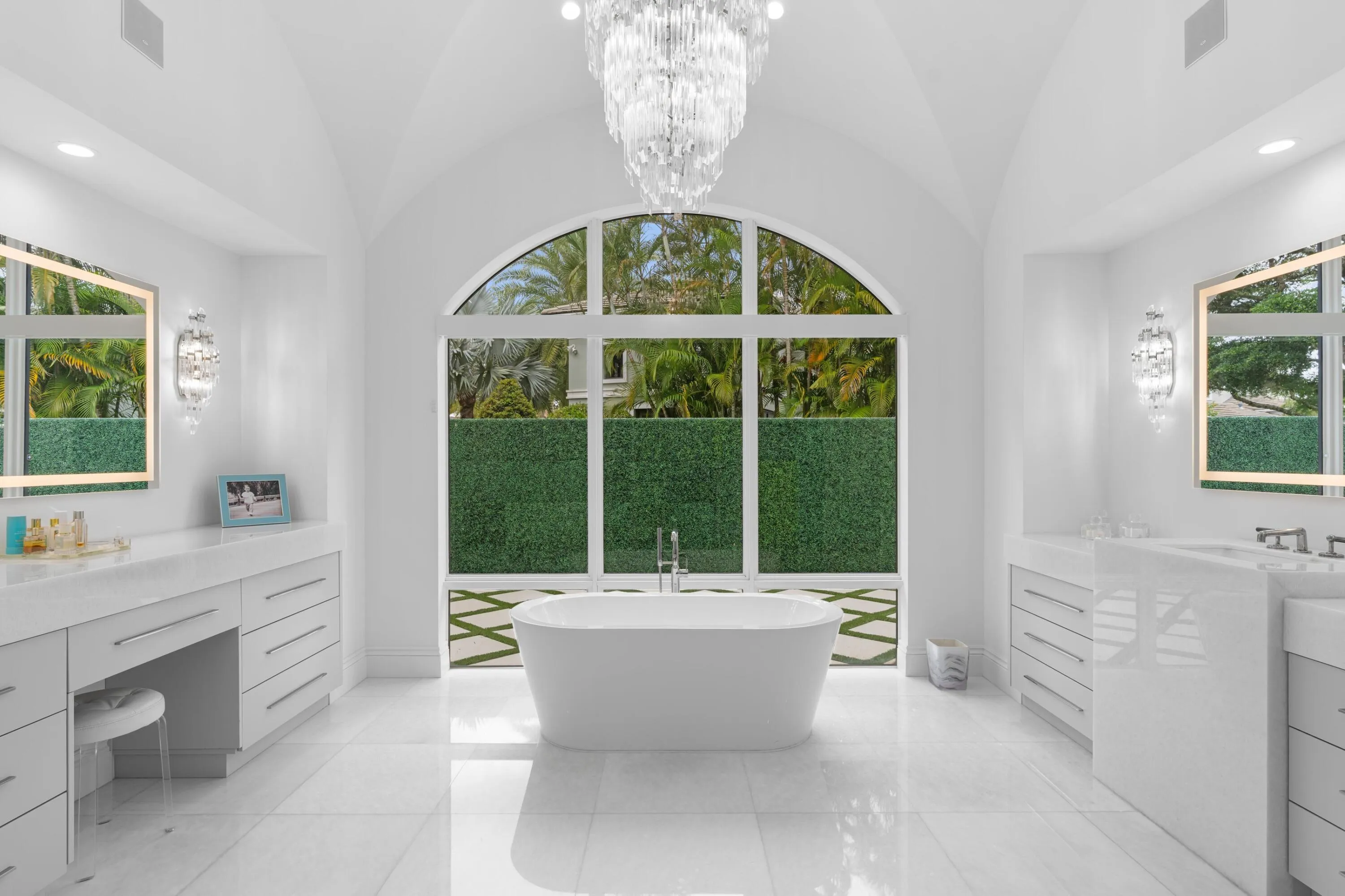 Hers: Primary Bathroom