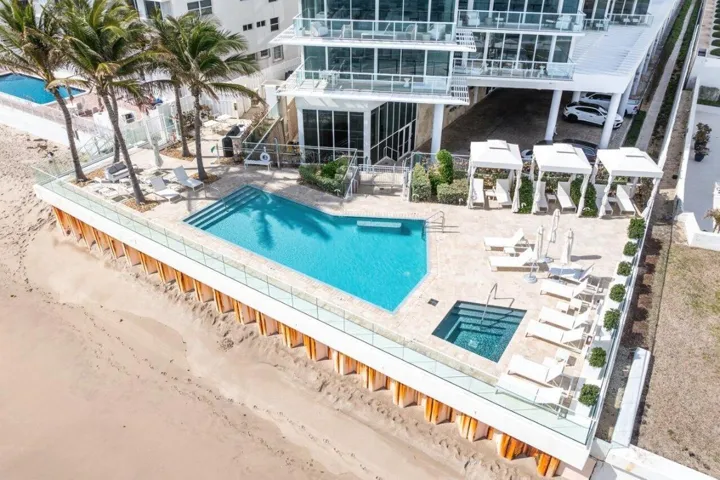 059-3550SouthOceanBoulevard-6B-PalmBeach