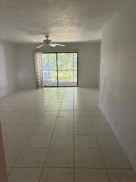 Entry to Living Area