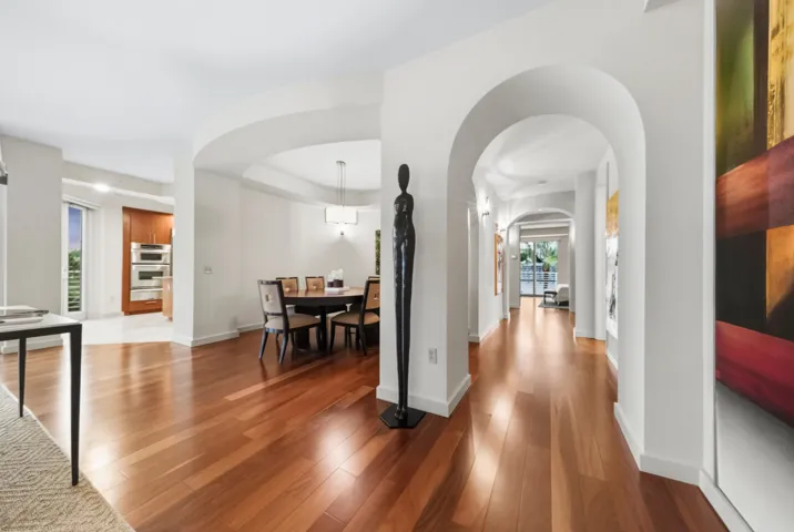 016-046-Dining Room-4000x2682