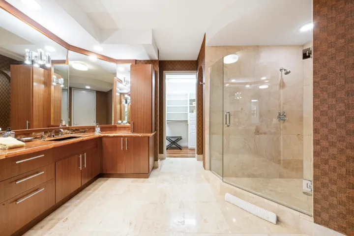 029-027-Primary Bath-4000x2667