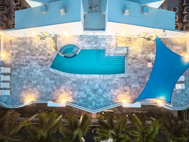 007-007-Pool-4000x3000